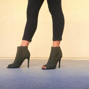 Steve Madden Candid Heel In Olive